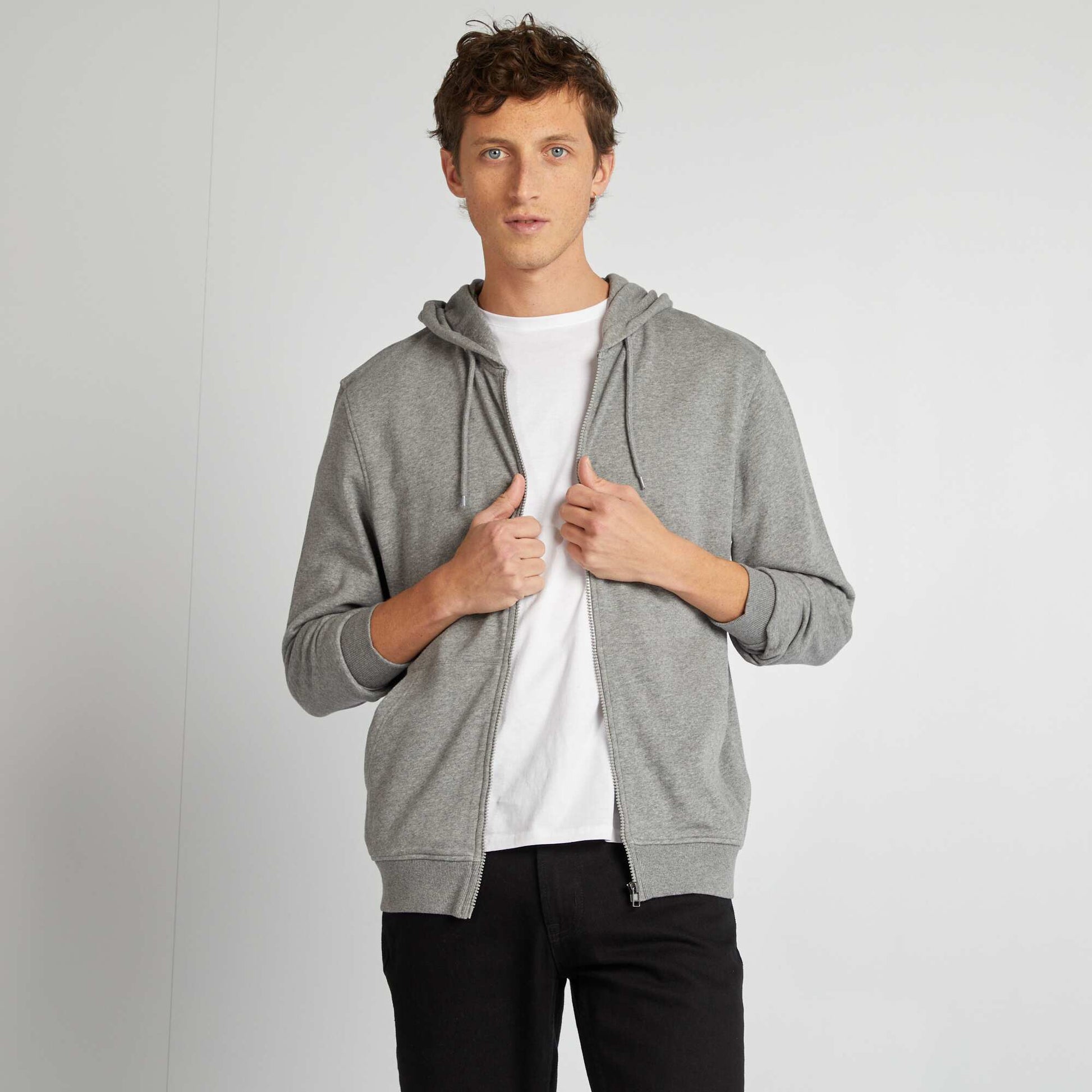 Sweat zippé à capuche GRIS