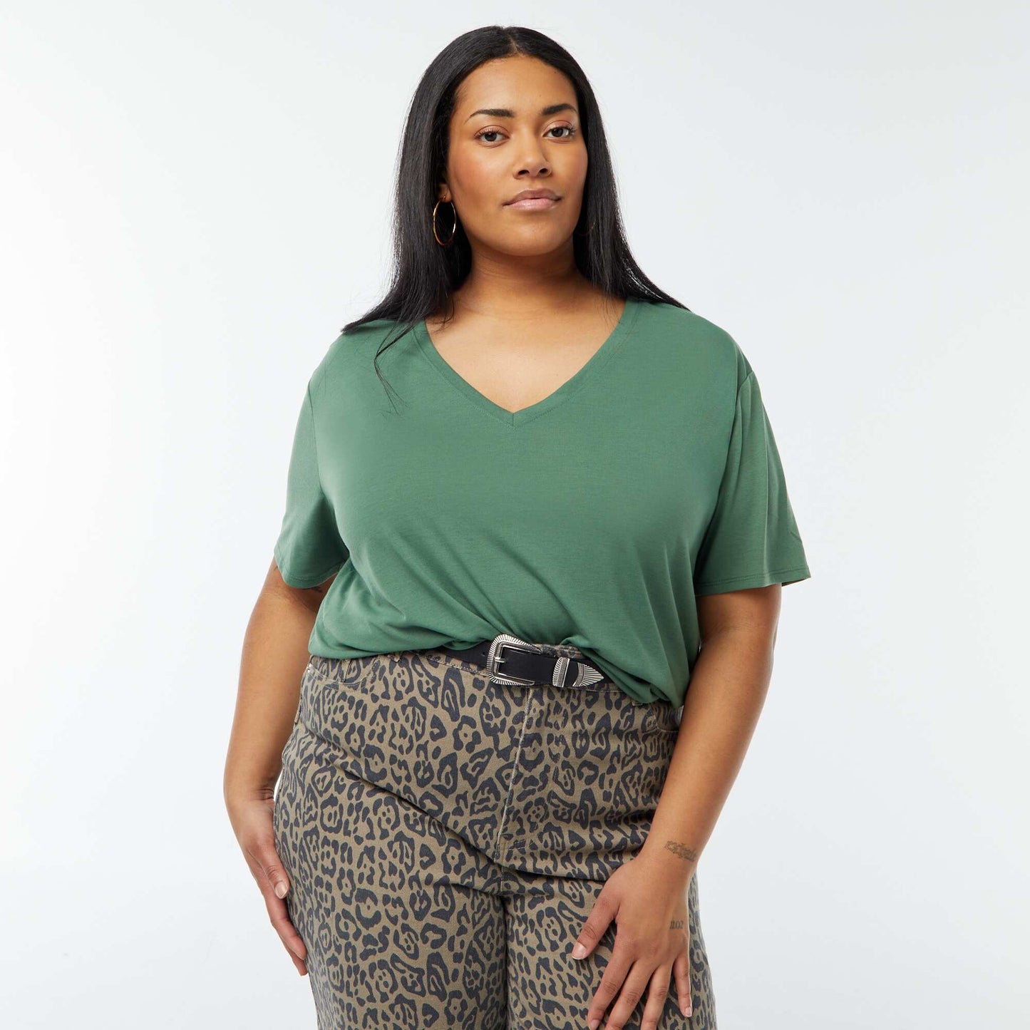 T-shirt basique uni col V VERT