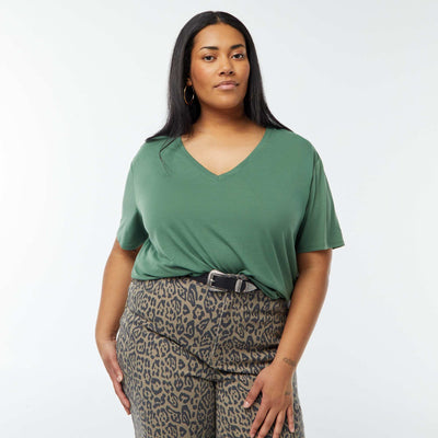 T-shirt basique uni col V VERT