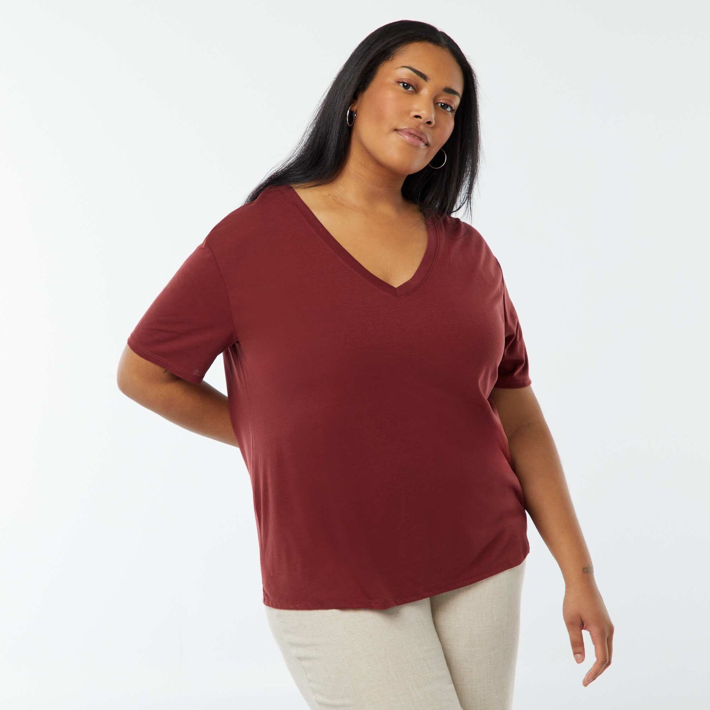 T-shirt basique uni col V ROUGE