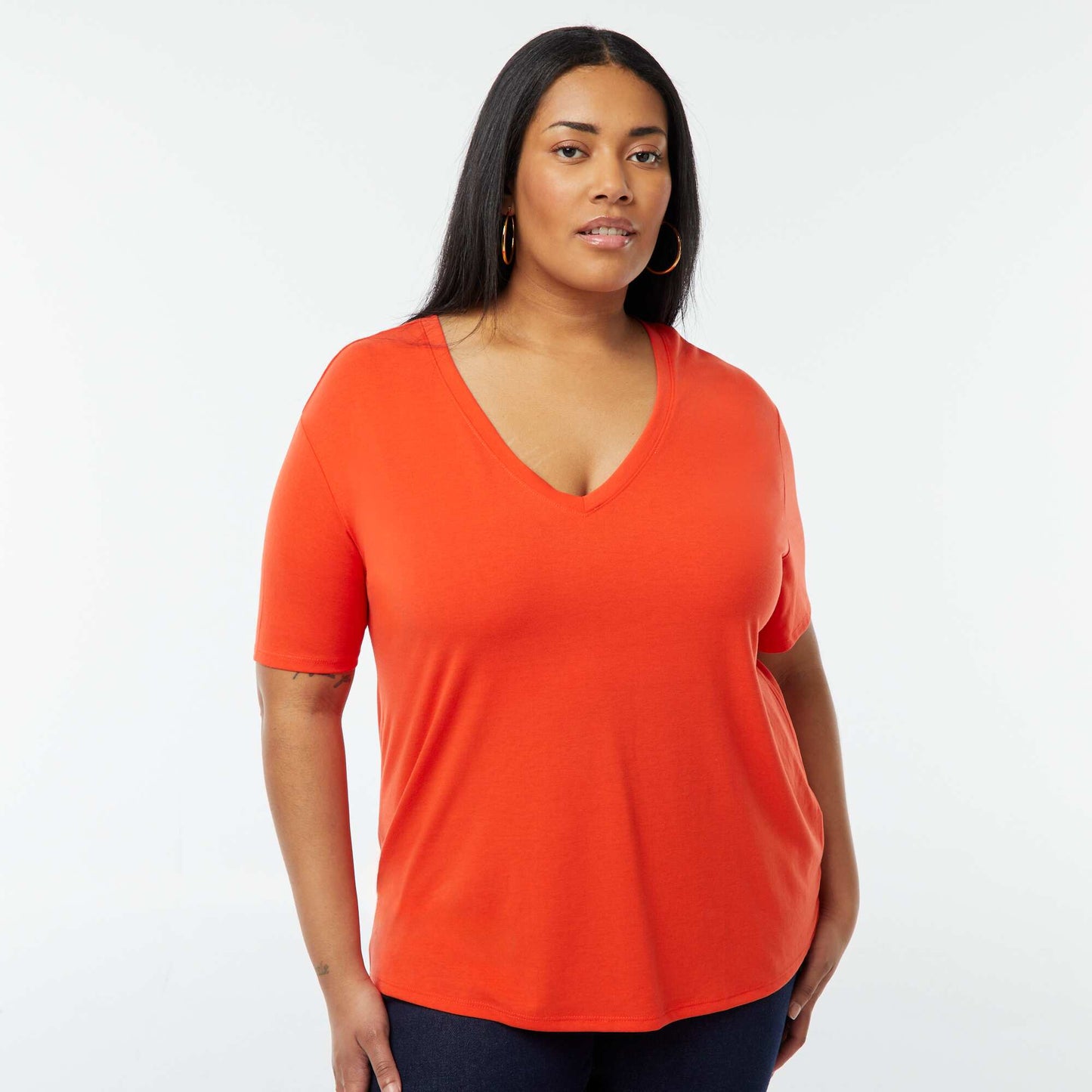 T-shirt basique uni col V ROUGE