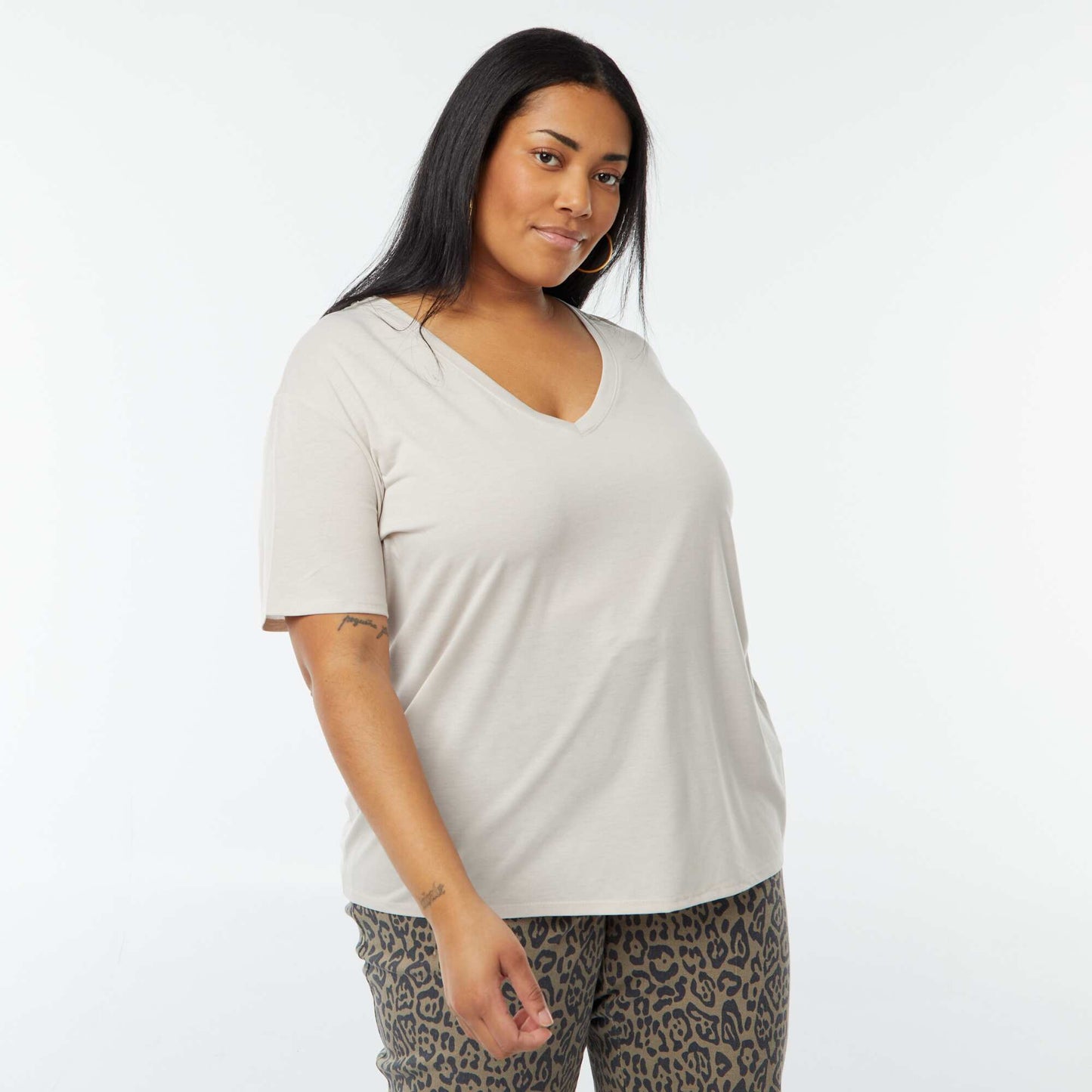 T-shirt basique uni col V GRIS