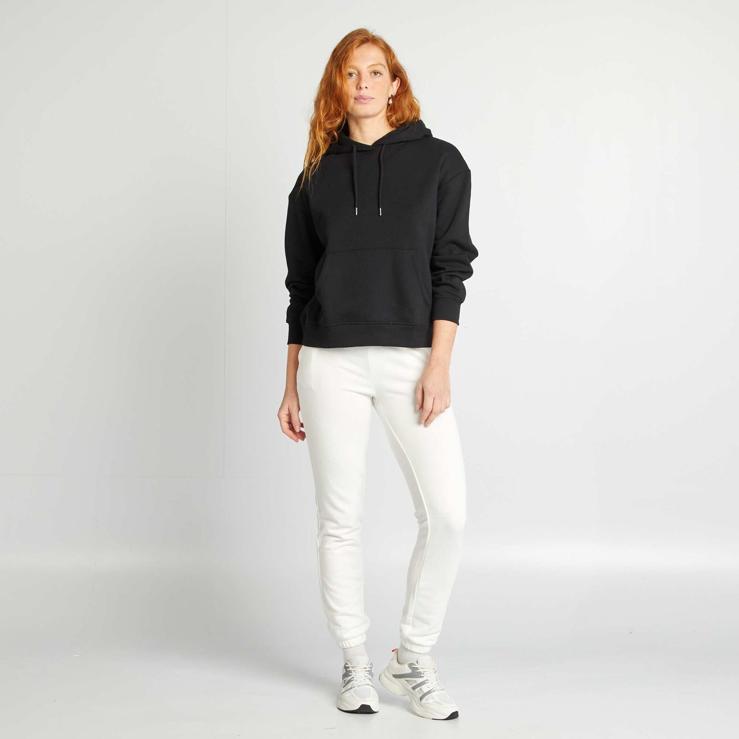 Sweat à capuche uni NOIR