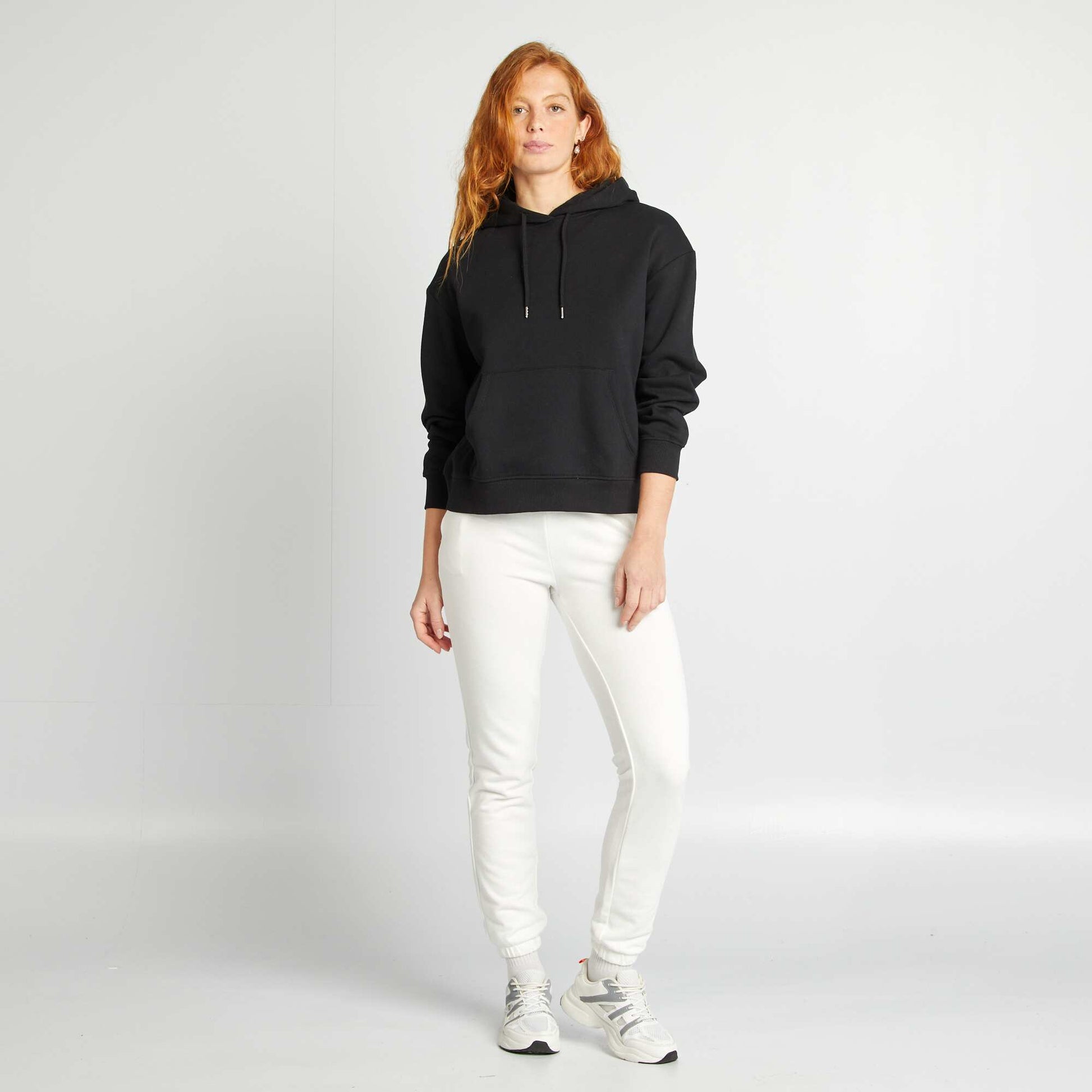 Sweat à capuche uni NOIR