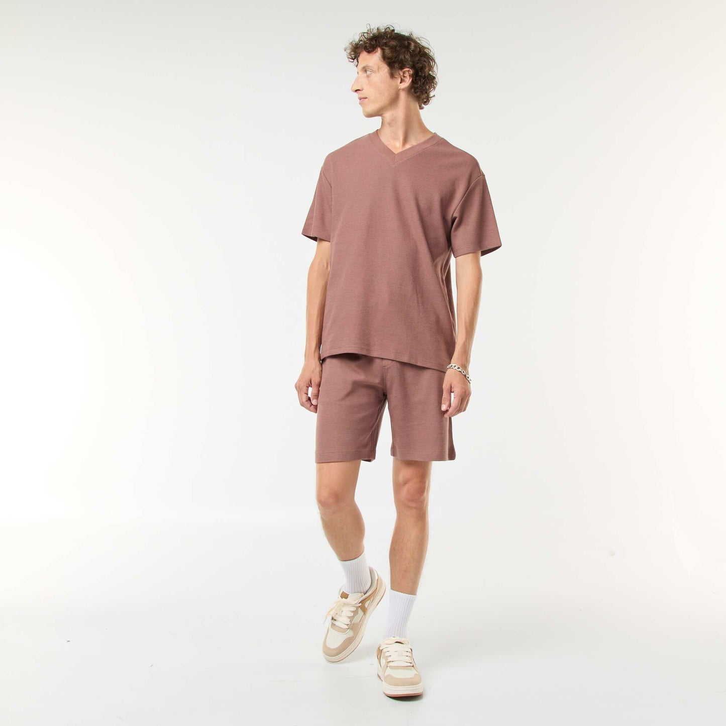 T-shirt en maille col V MARRON