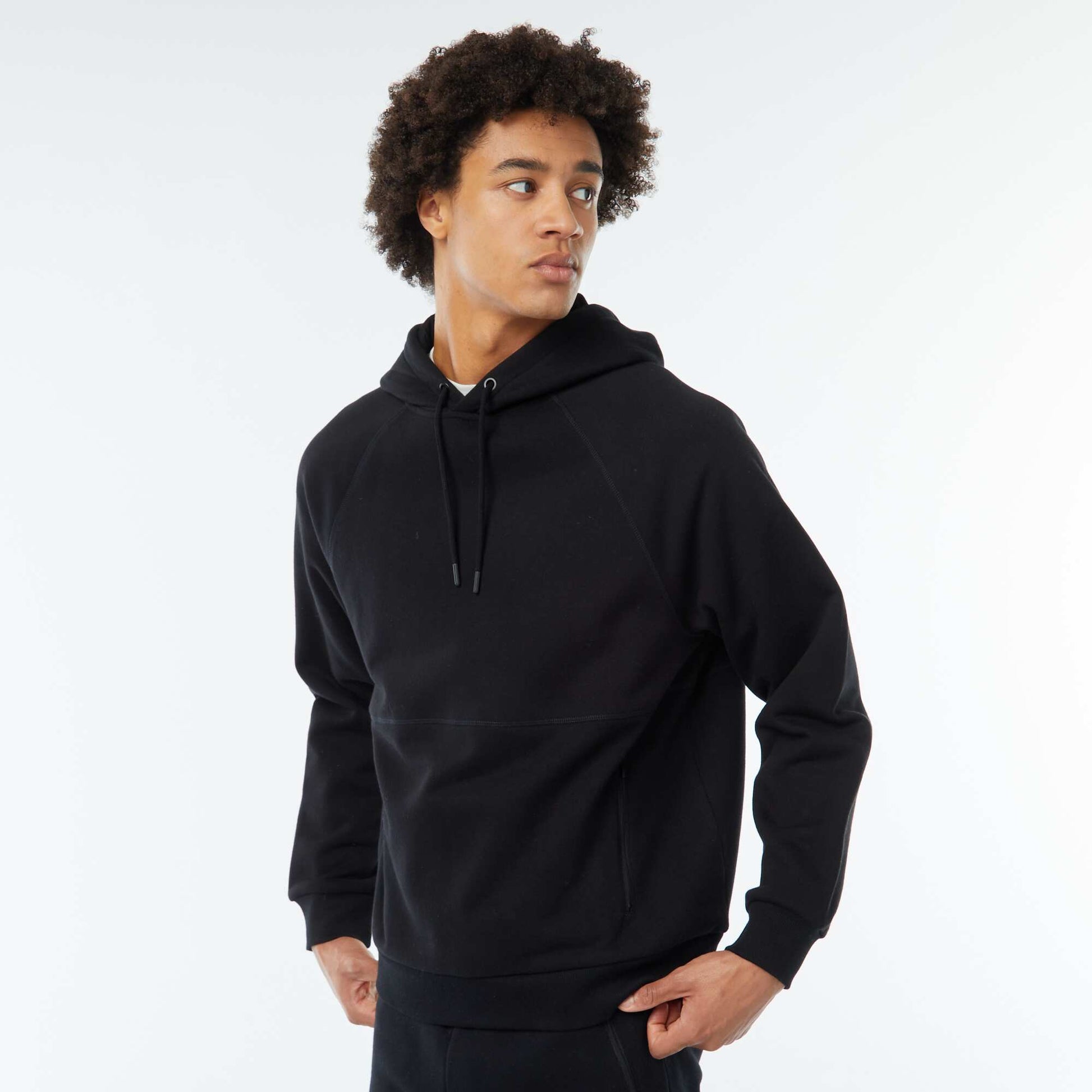 Sweat uni à capuche avec poches zippées NOIR
