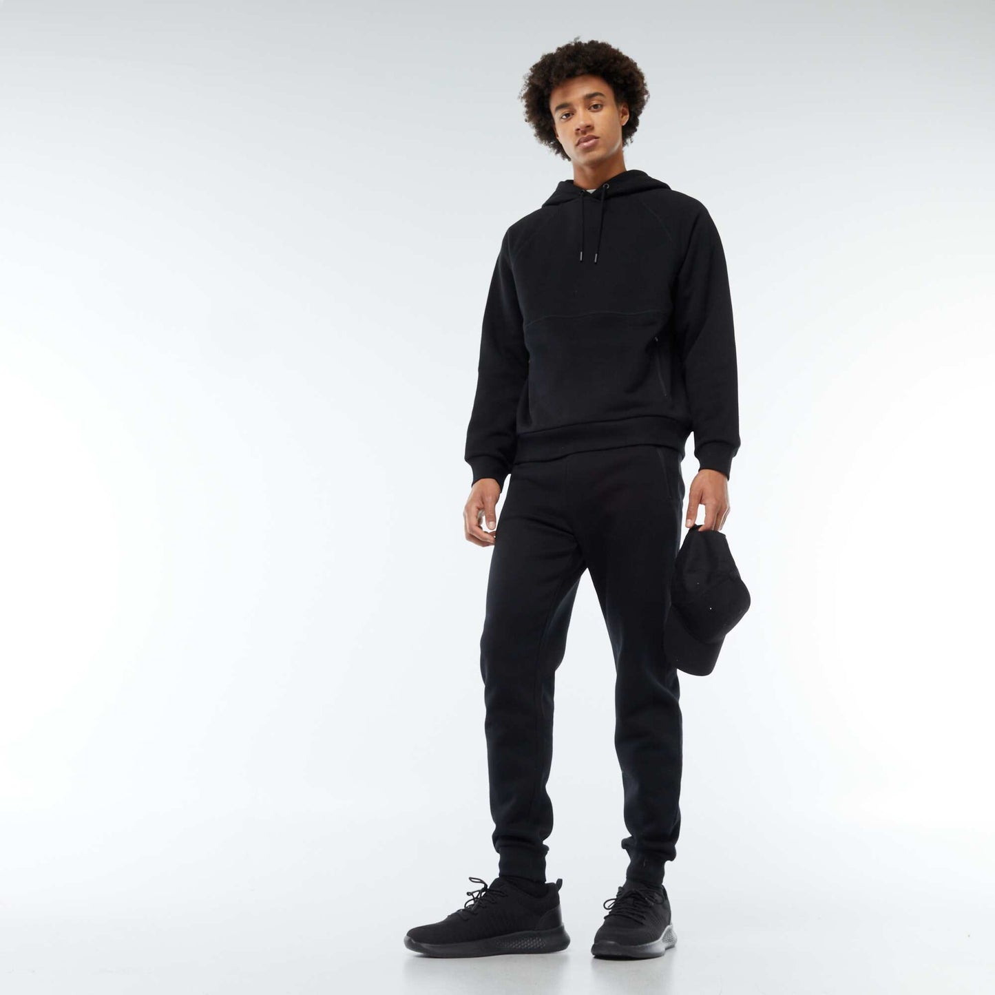 Sweat uni à capuche avec poches zippées NOIR