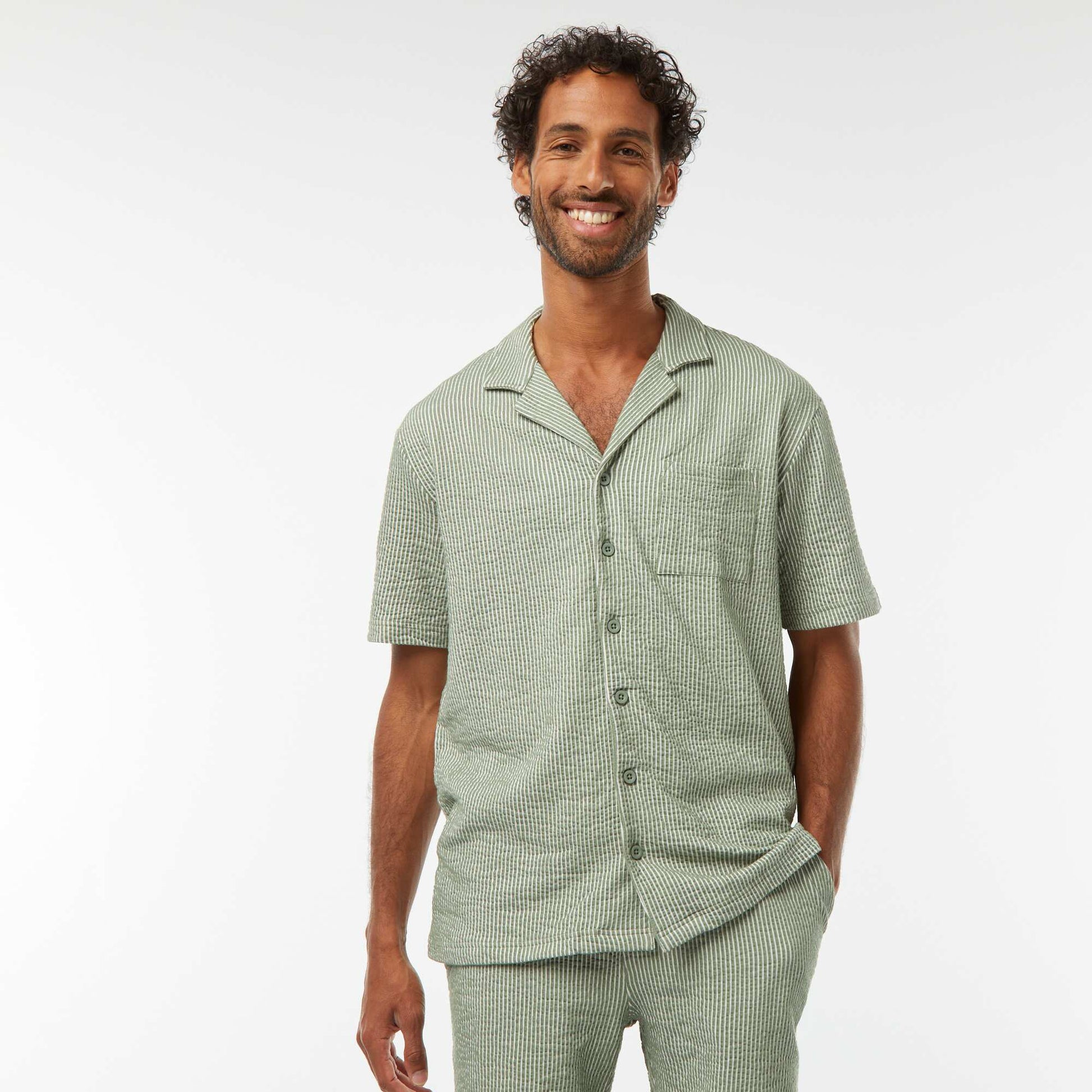 Chemise à manches courtes en matière type crépon VERT
