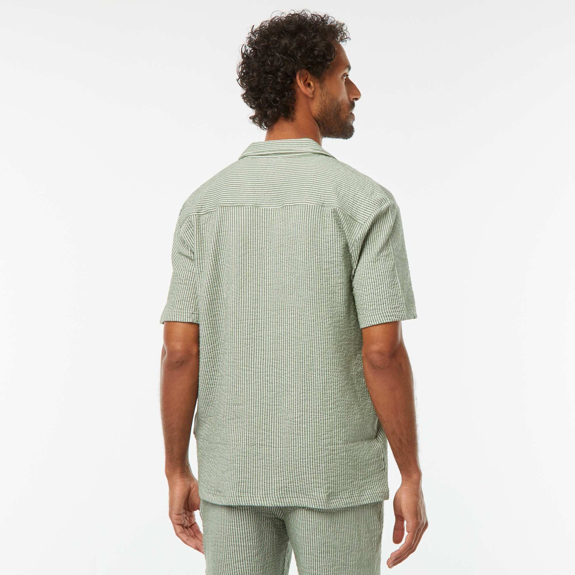 Chemise à manches courtes en matière type crépon VERT