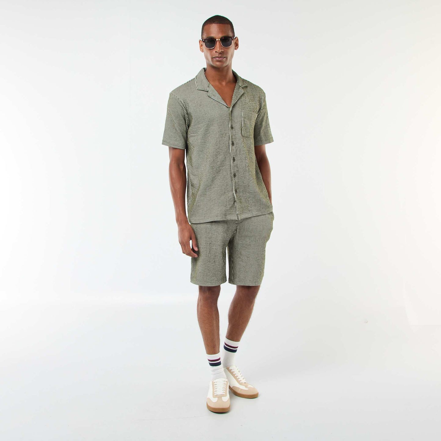 Chemise à manches courtes en matière type crépon VERT