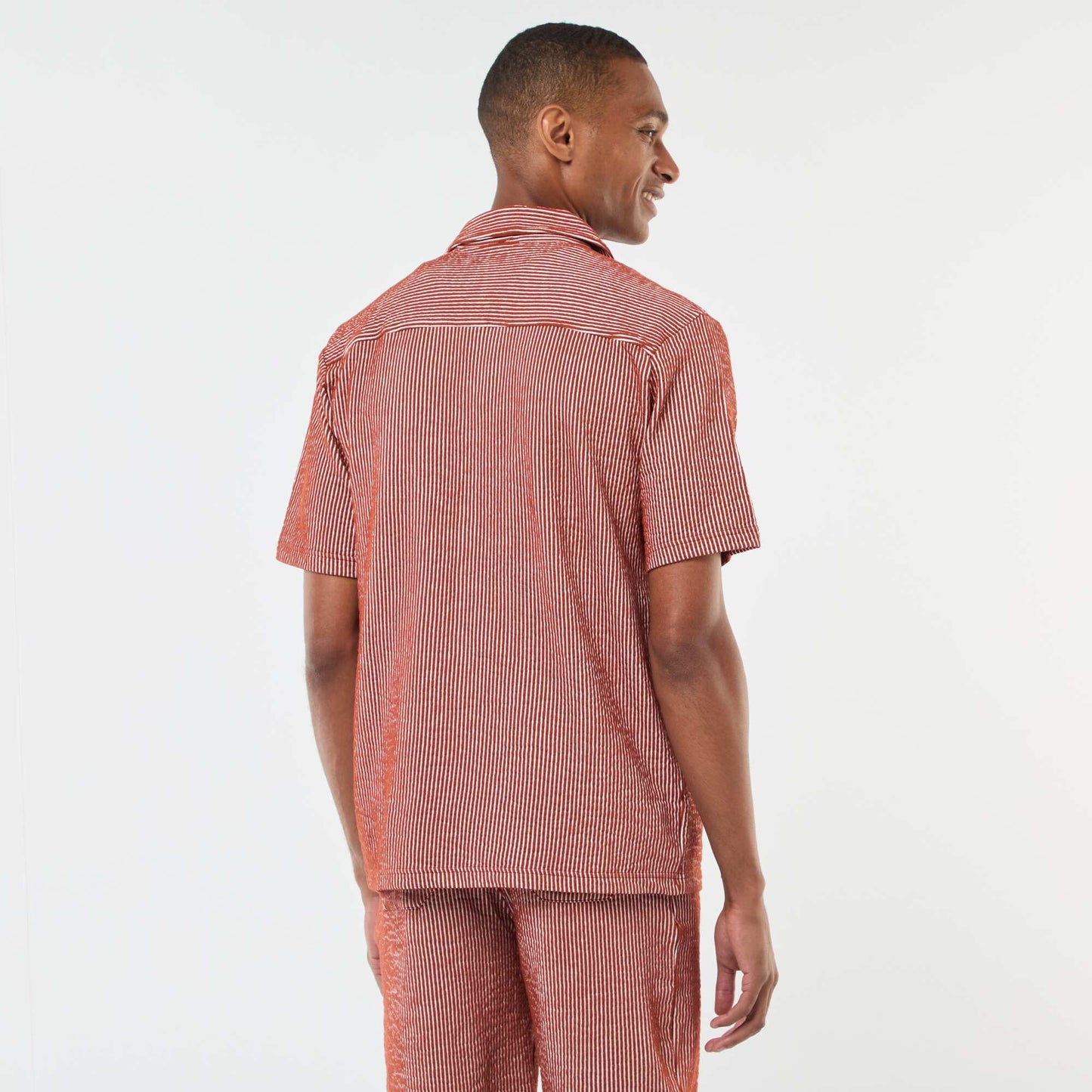 Chemise à manches courtes en matière type crépon MARRON