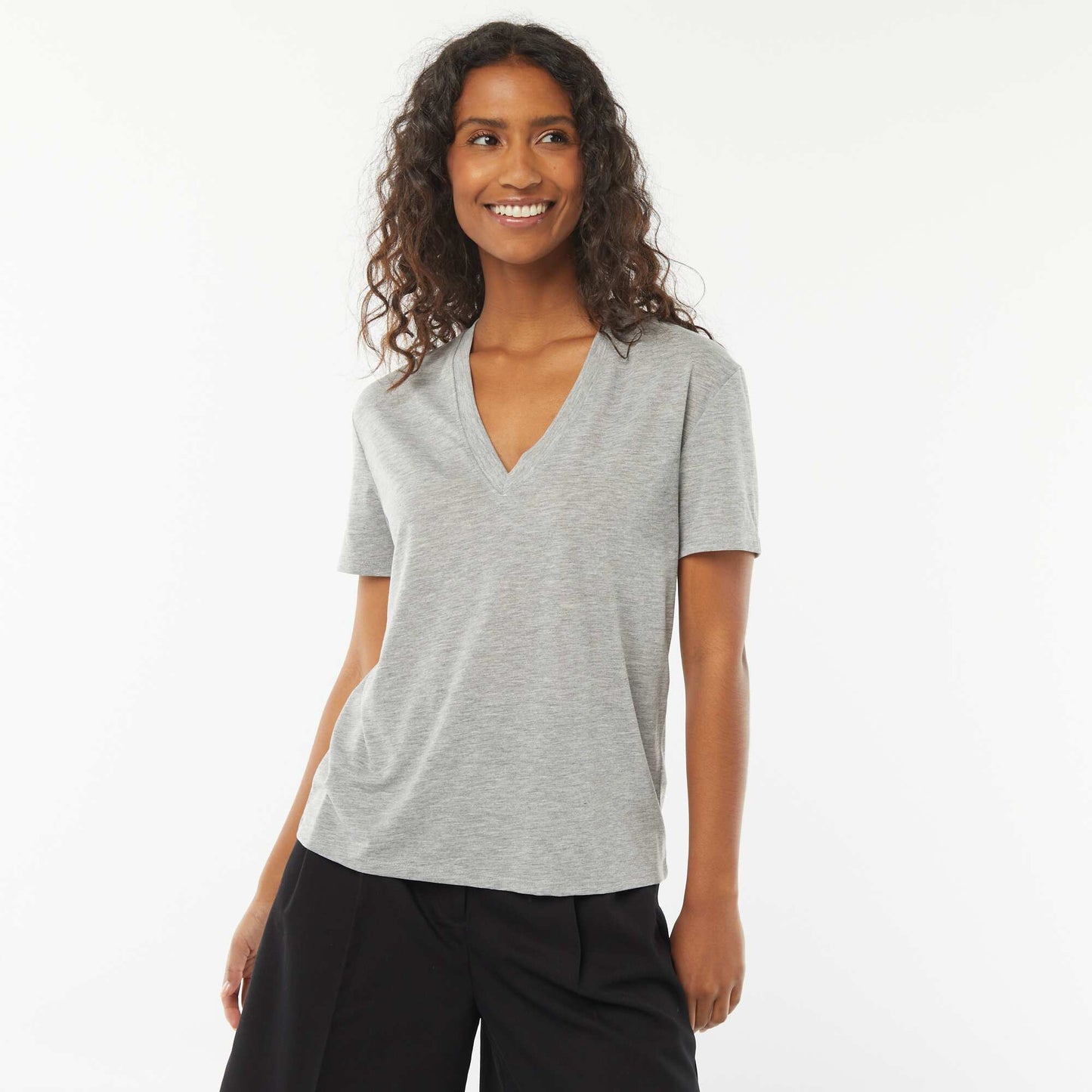 Tee-shirt manches courtes avec encolure en V GRIS