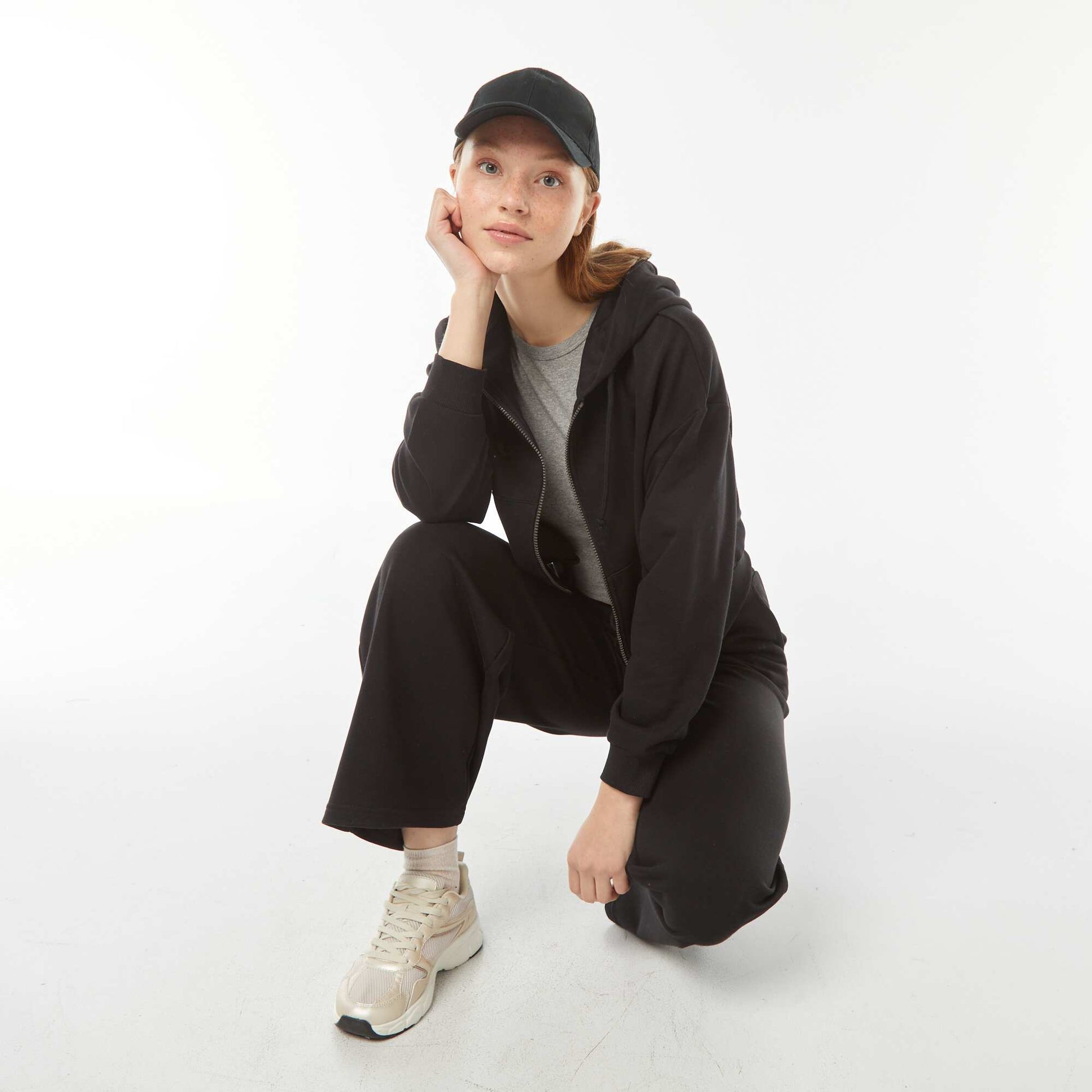Sweat cropped à capuche NOIR