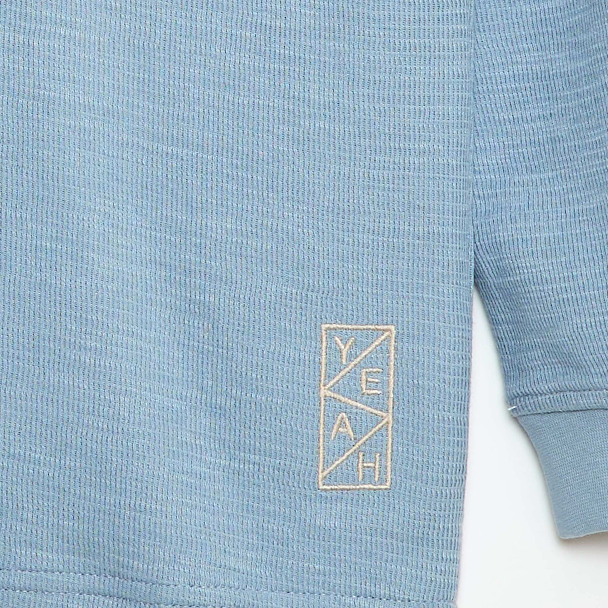 T-shirt en maille avec broderie BLEU