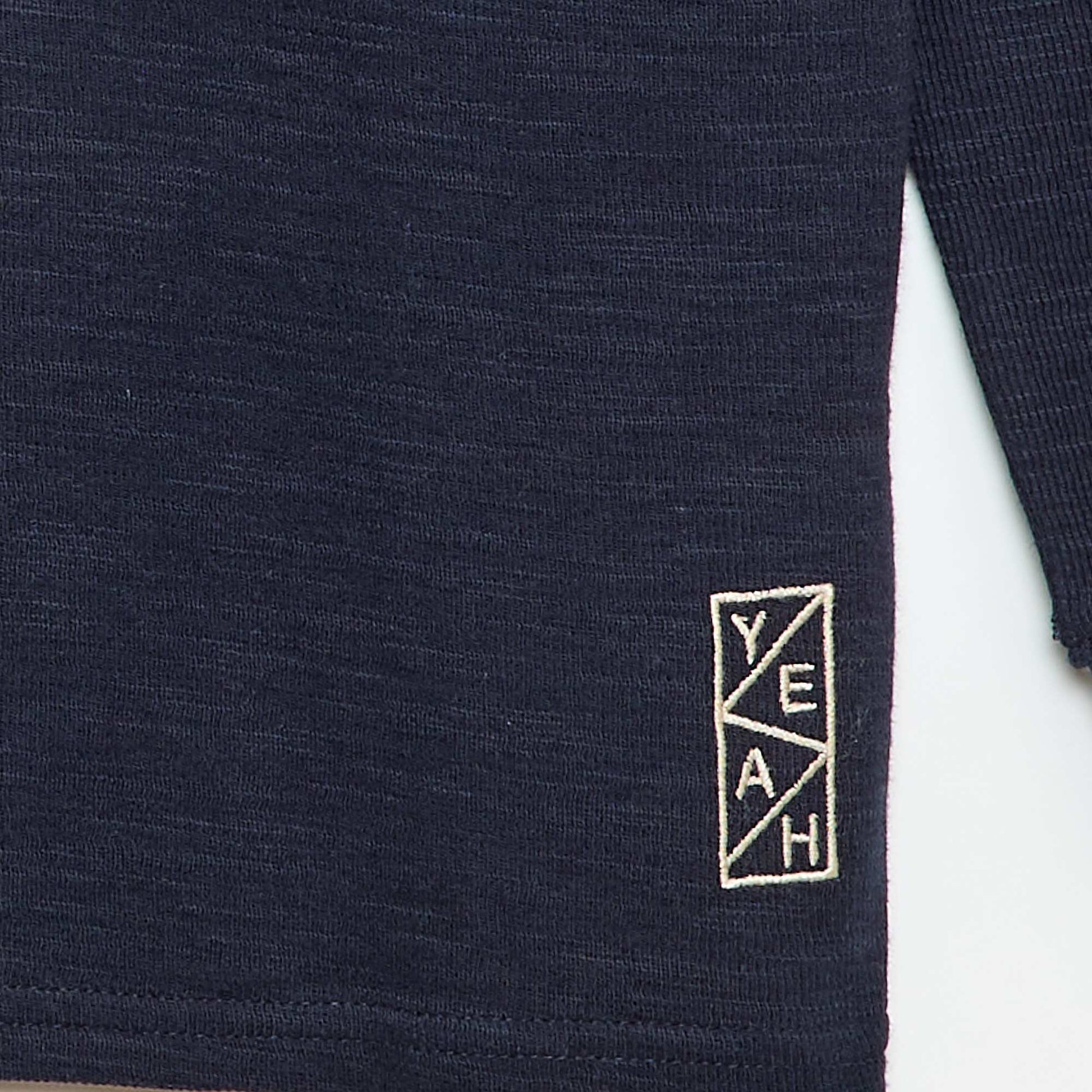 T-shirt en maille avec broderie BLEU