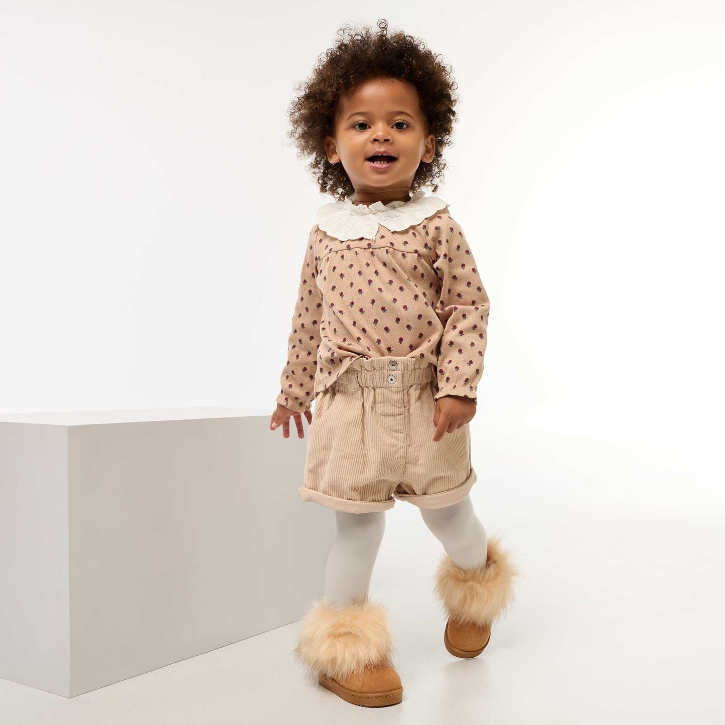 T-shirt en maille pointelle avec col brodé BEIGE