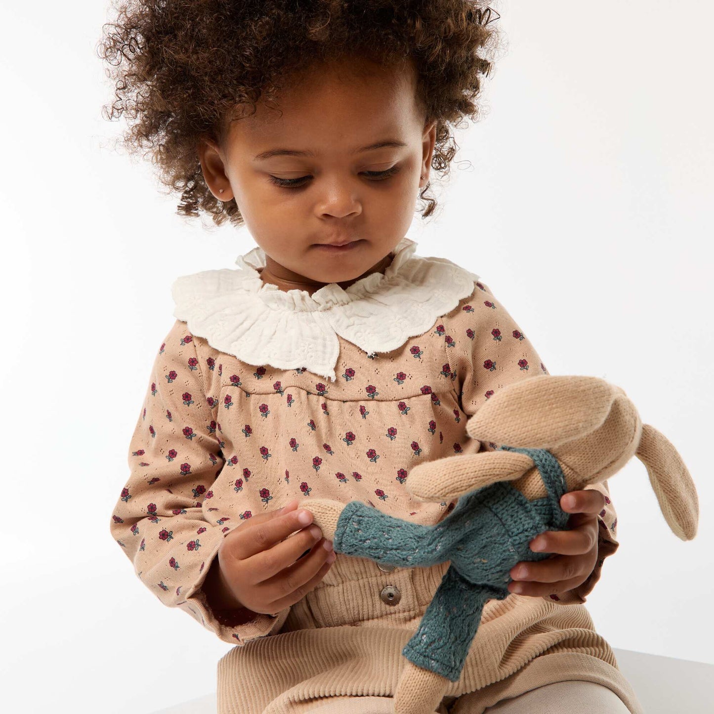 T-shirt en maille pointelle avec col brodé BEIGE