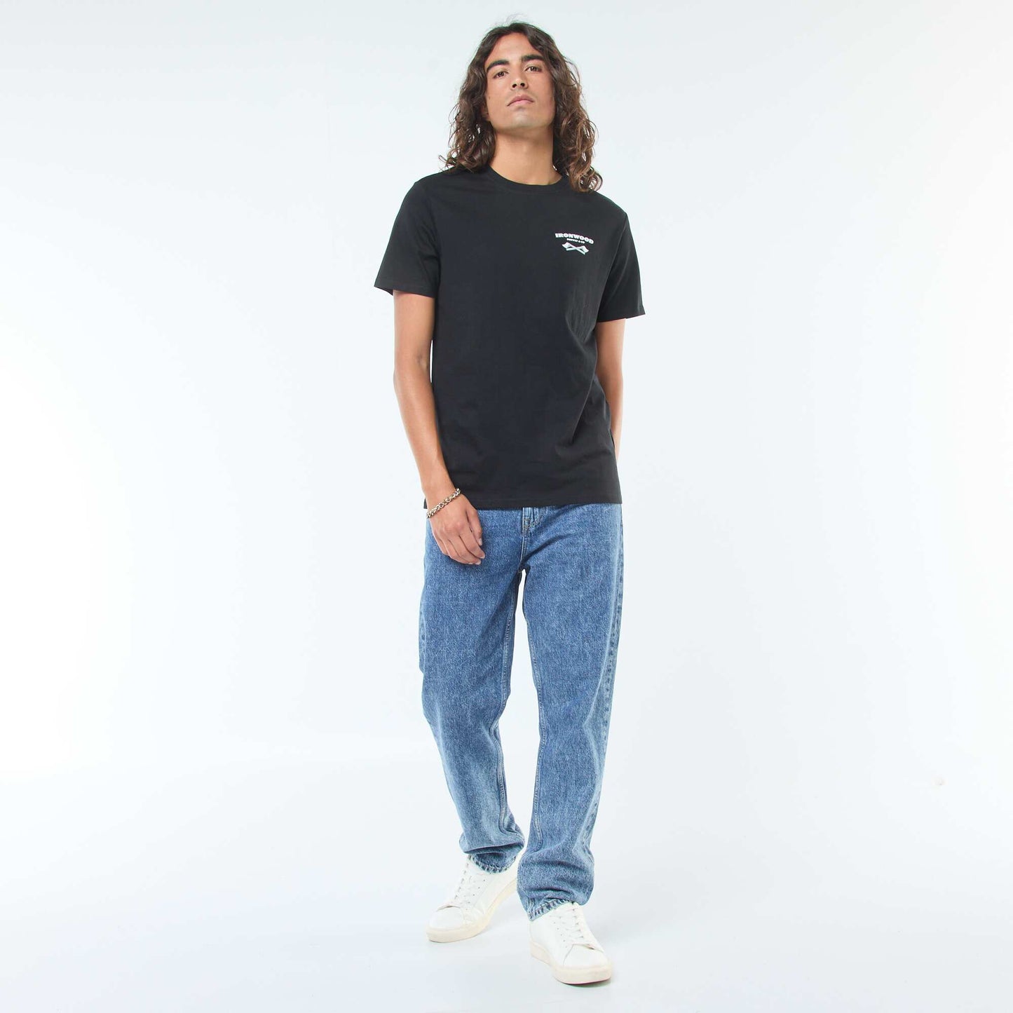 T-shirt imprimé à manches courtes et col rond NOIR