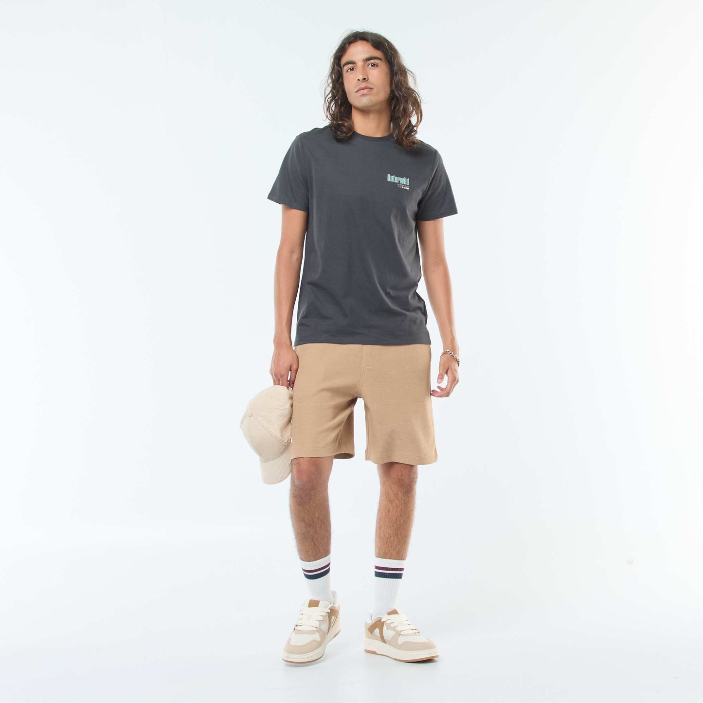 T-shirt imprimé à manches courtes et col rond GRIS