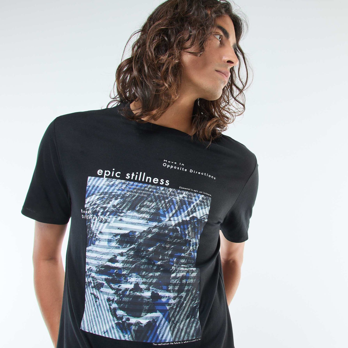 T-shirt imprimé à manches courtes et col rond NOIR