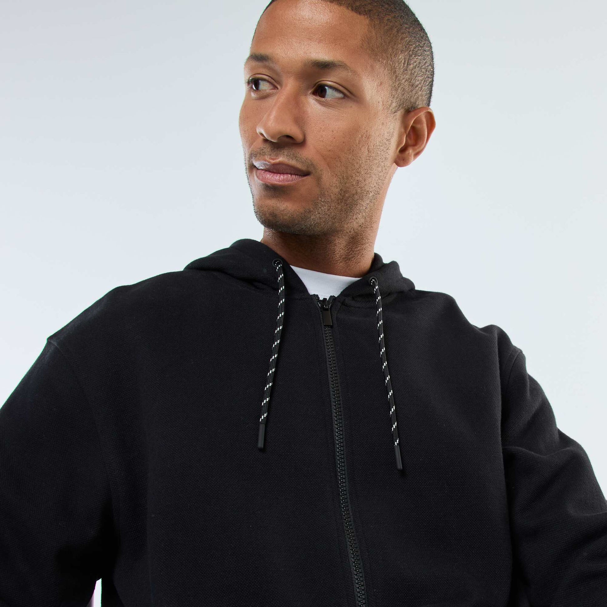 Sweat uni en maille piquée à capuche NOIR