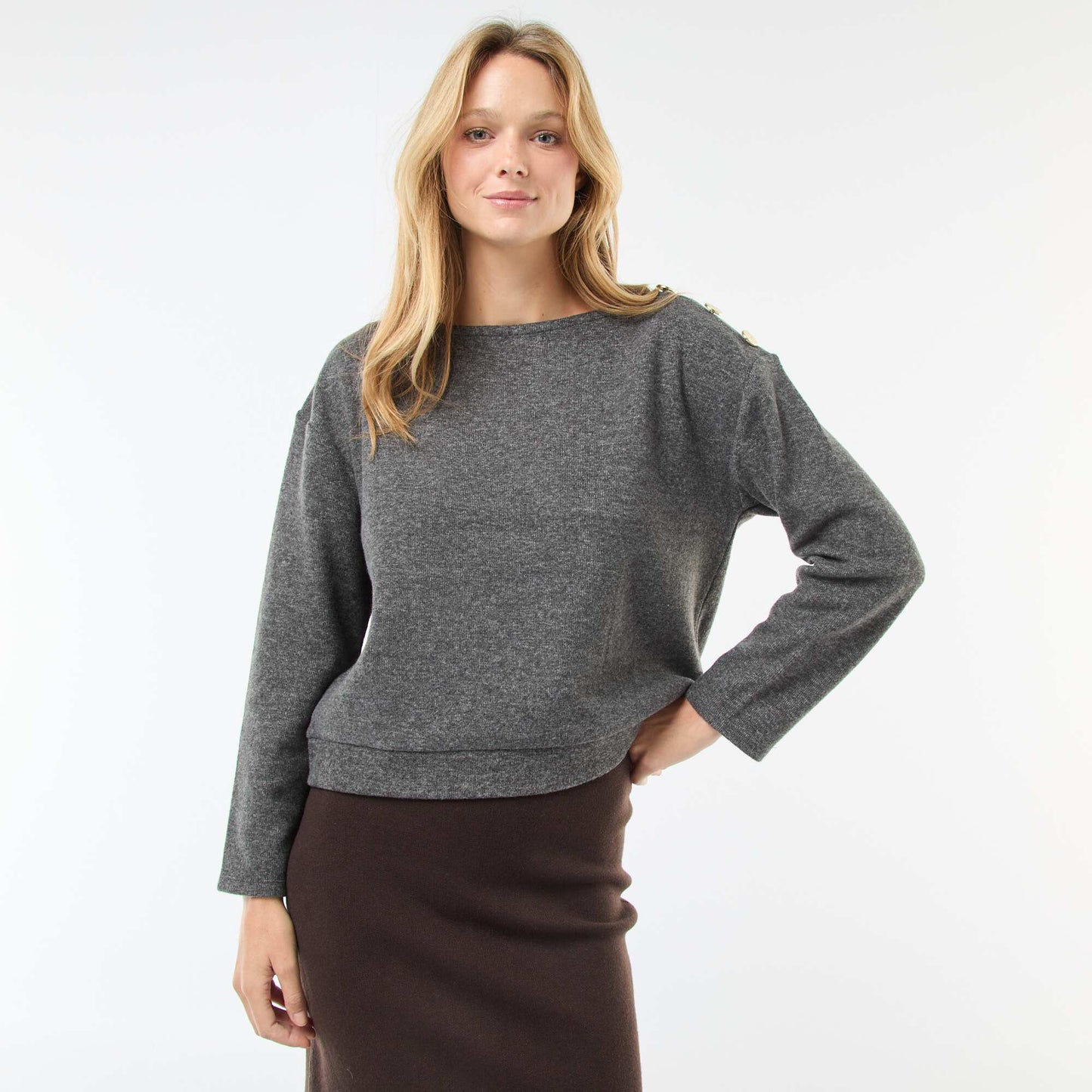 Pull avec boutons fantaisies dorés à l'épaule GRIS