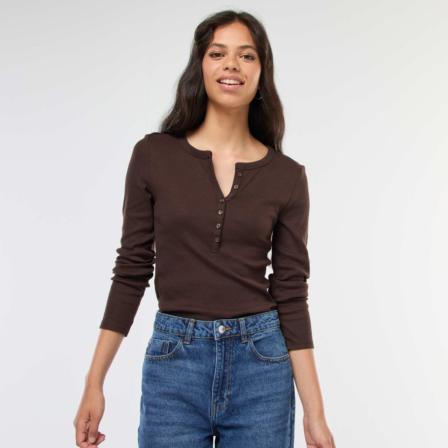 Tee-shirt uni côtelé avec col tunisien MARRON