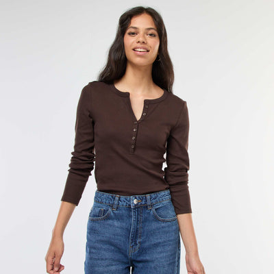 Tee-shirt uni côtelé avec col tunisien MARRON