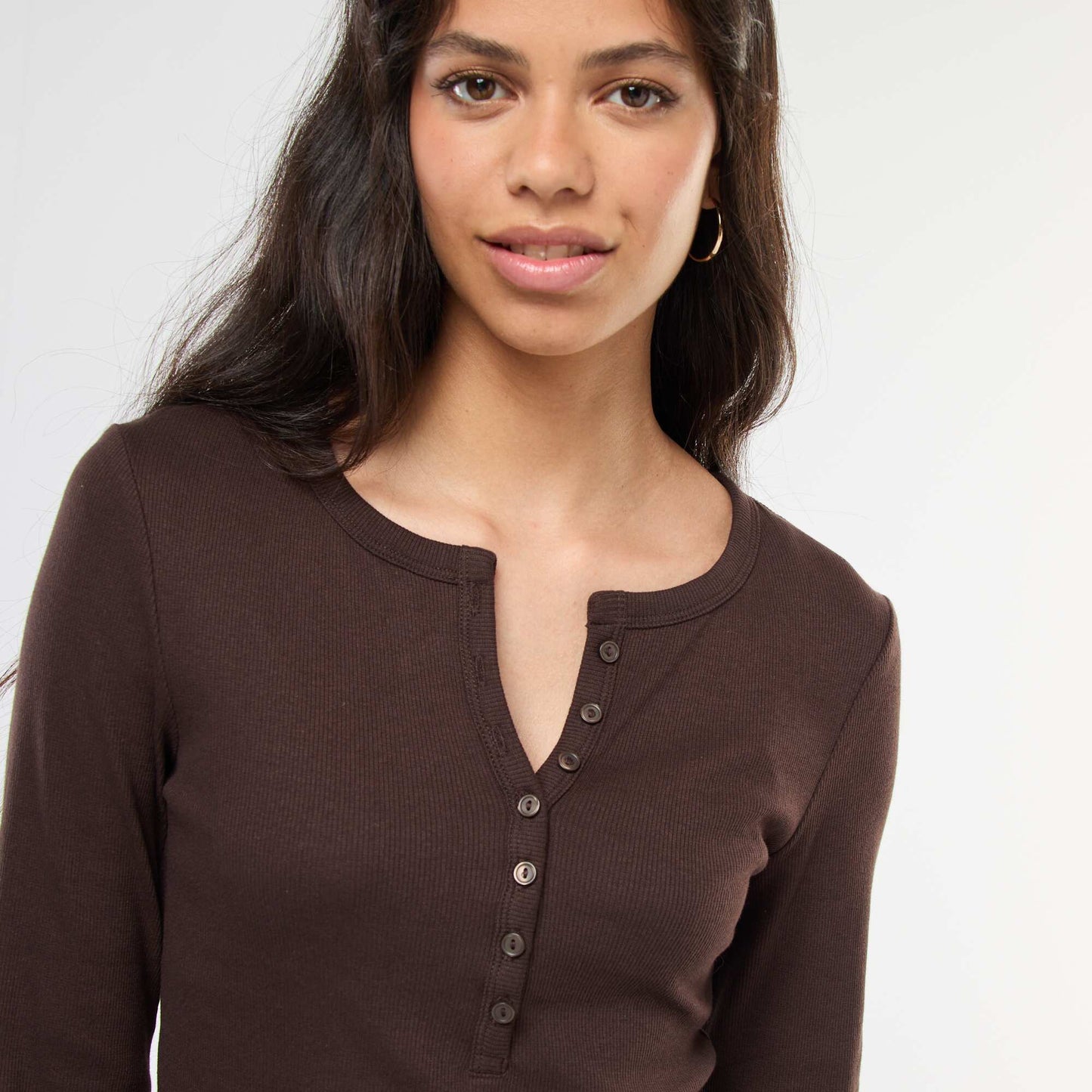 Tee-shirt uni côtelé avec col tunisien MARRON