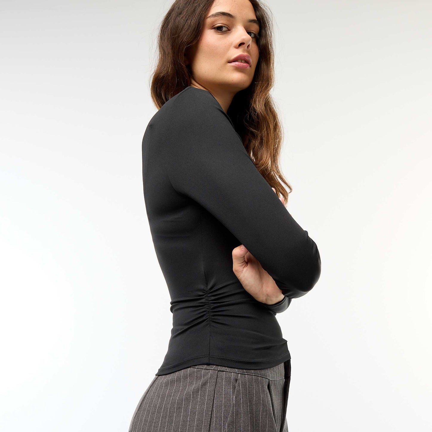 Tee-shirt cropped avec effet froissé NOIR