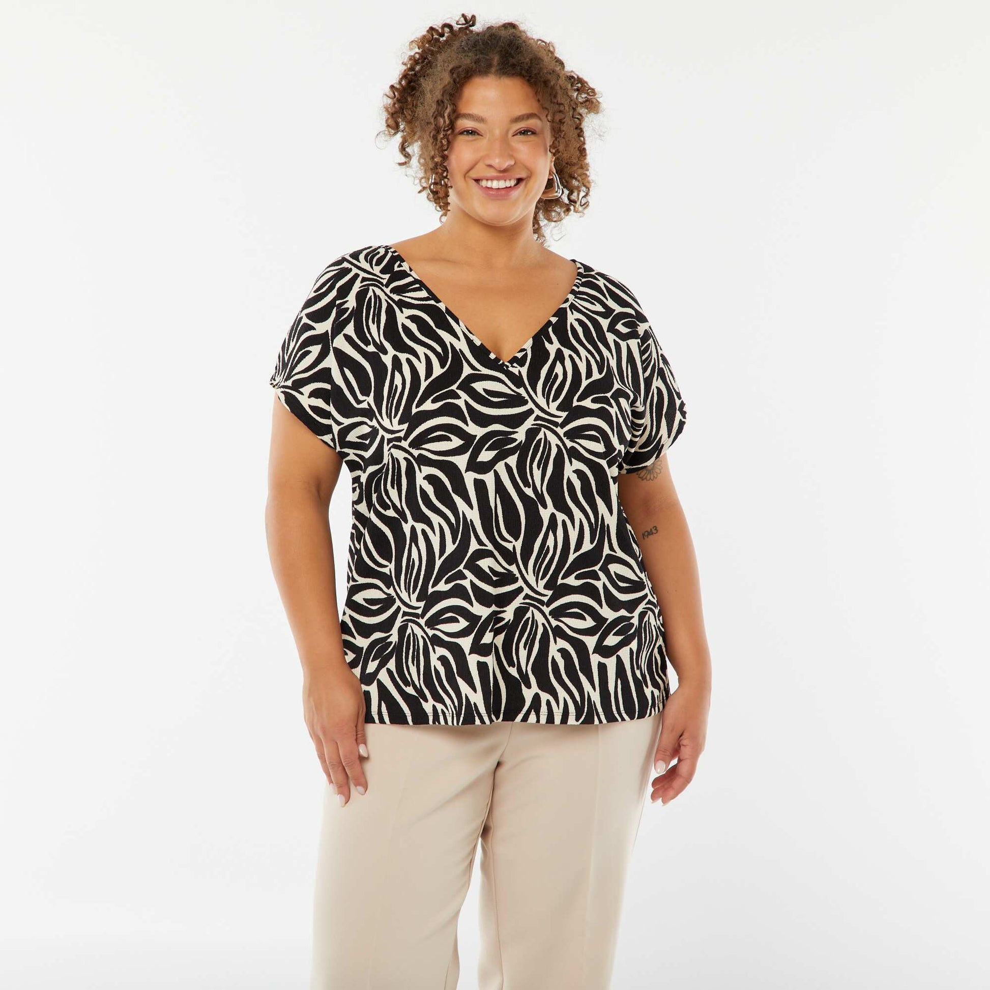 T-shirt en maille gaufrée manches courtes à motif BEIGE