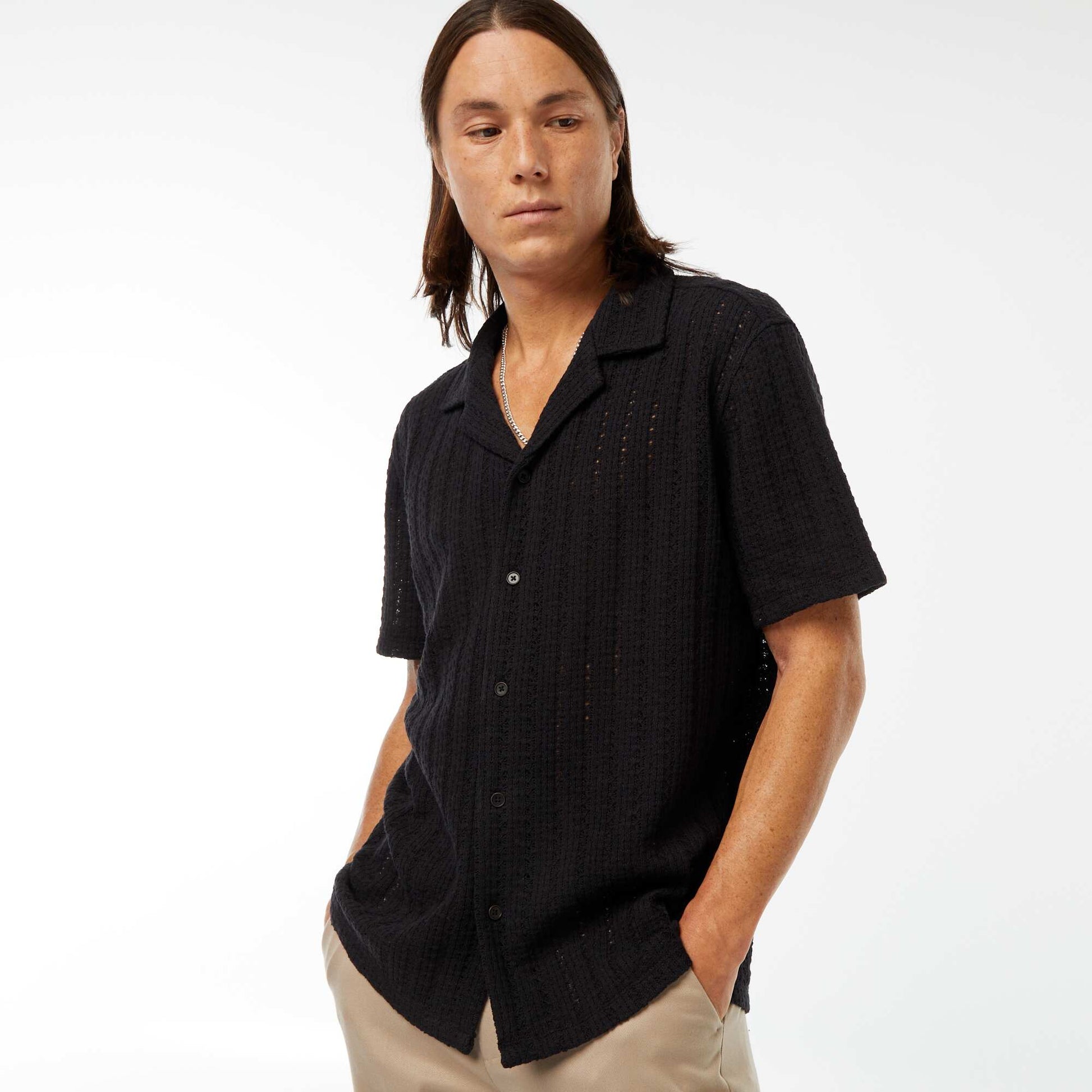 Chemise manches courtes en matière ajourée NOIR