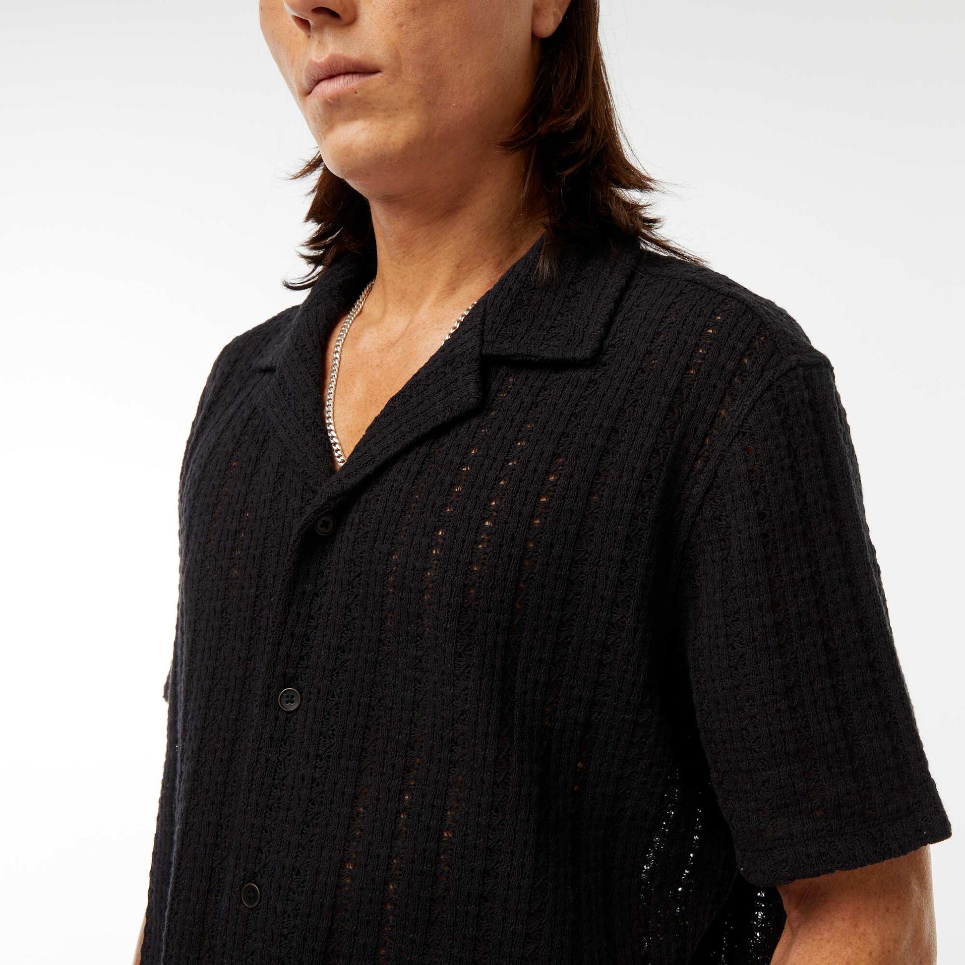 Chemise manches courtes en matière ajourée NOIR