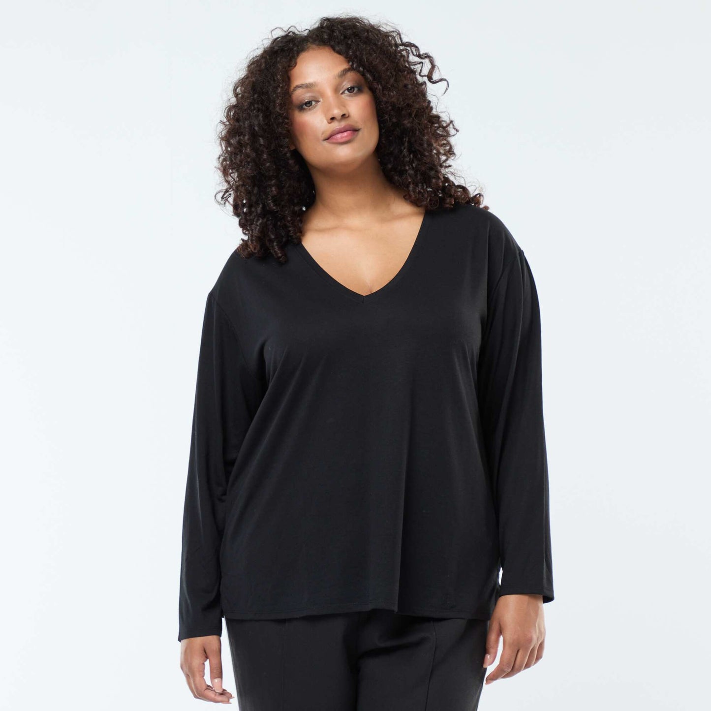 Tee-shirt basique col V et manches 3/4 NOIR