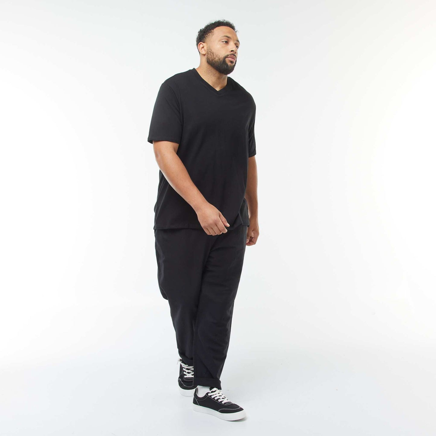 T-shirt en maille jersey manches courtes et col V NOIR