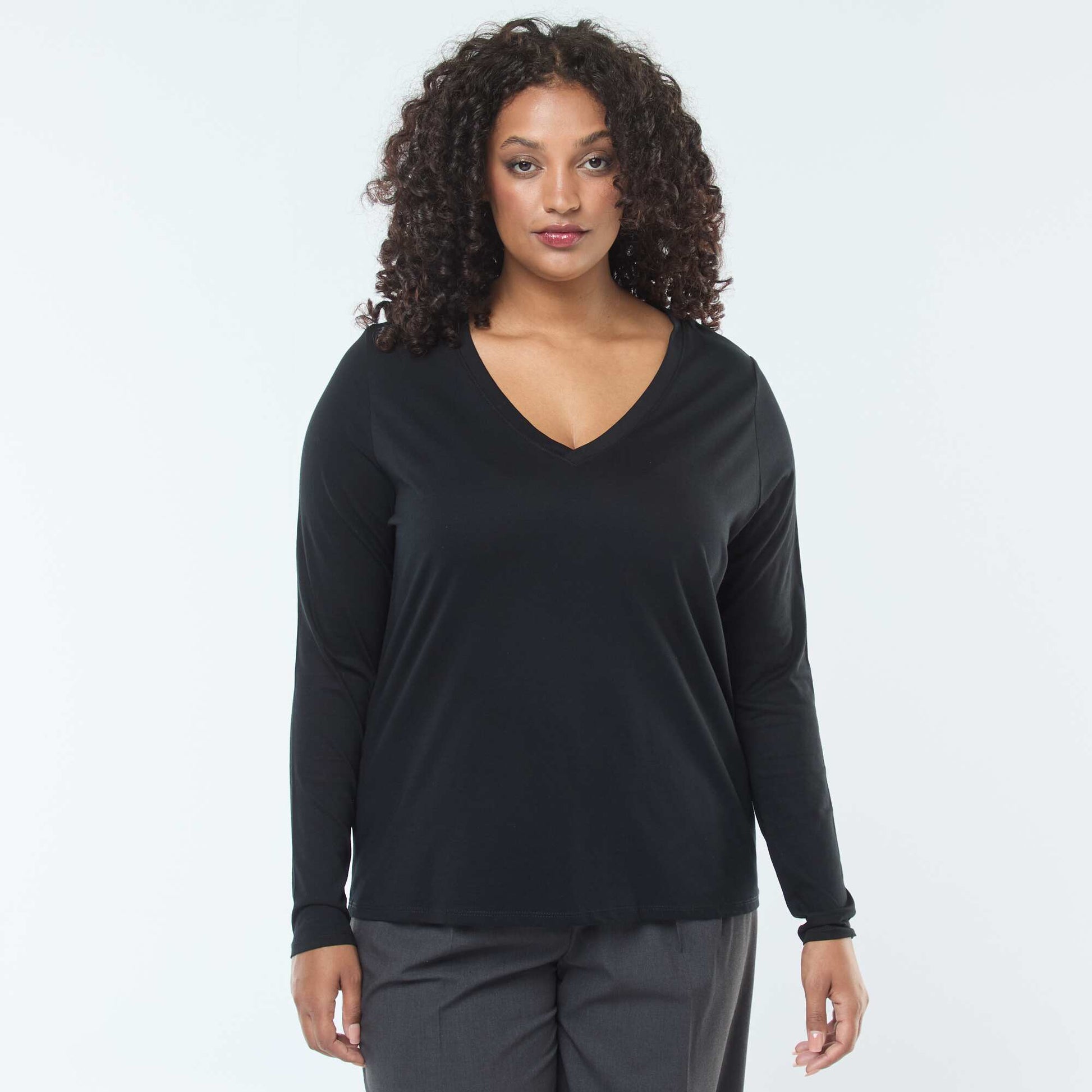 Tee-shirt en jersey avec col V et manches courtes NOIR