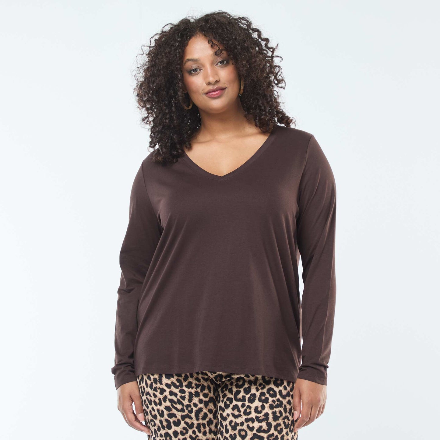 Tee-shirt en jersey avec col V et manches courtes MARRON