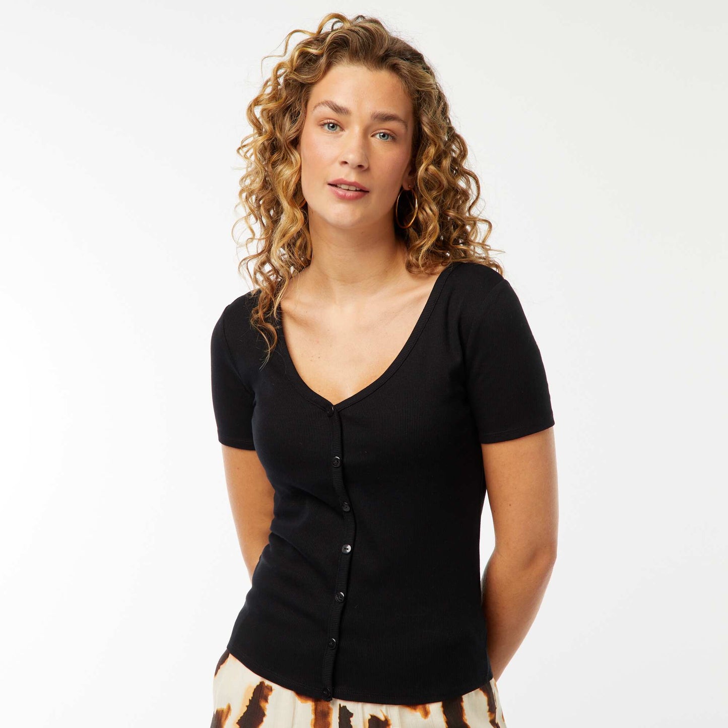 T-shirt côtelé à ouverture boutonnée NOIR