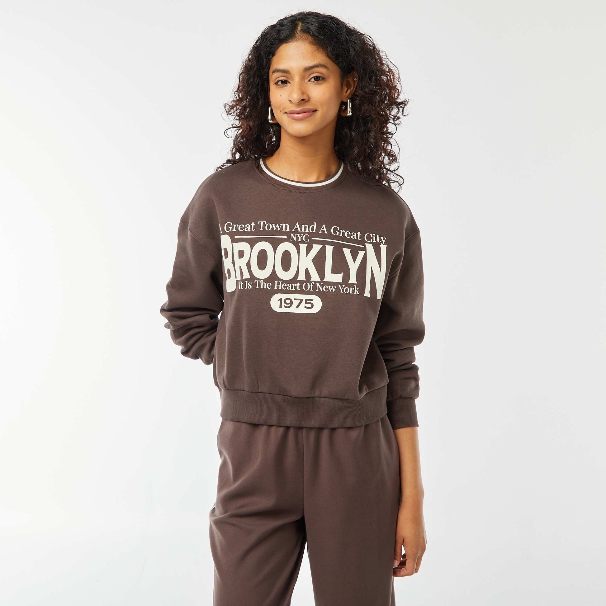 Sweat cropped avec inscription américaine MARRON
