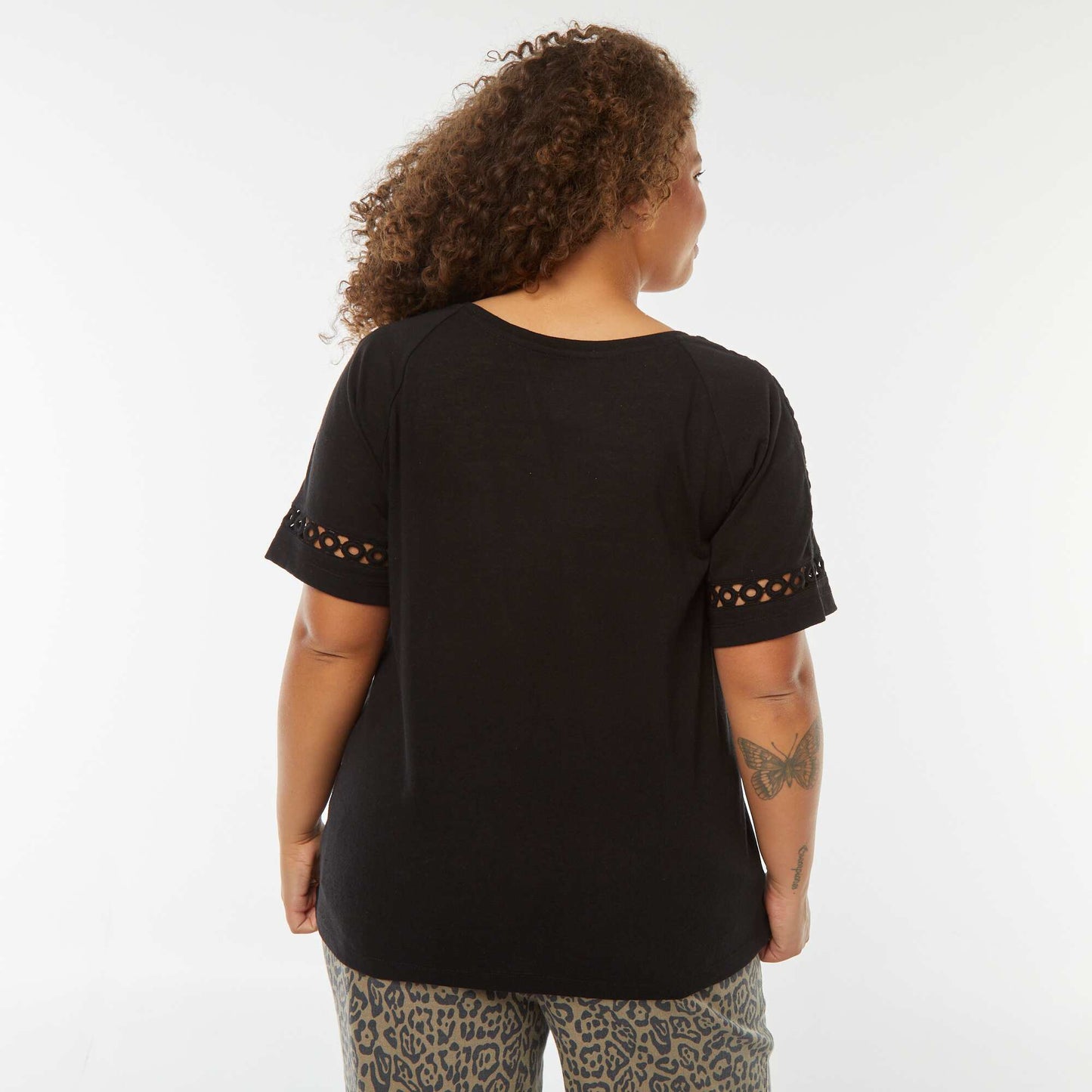 Tee-shirt maille moulinée avec détails macramé NOIR
