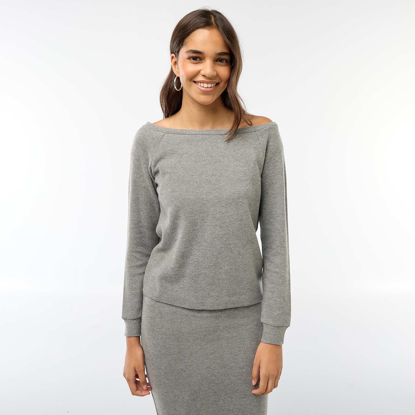 T-shirt en maille doudou avec col bardot GRIS