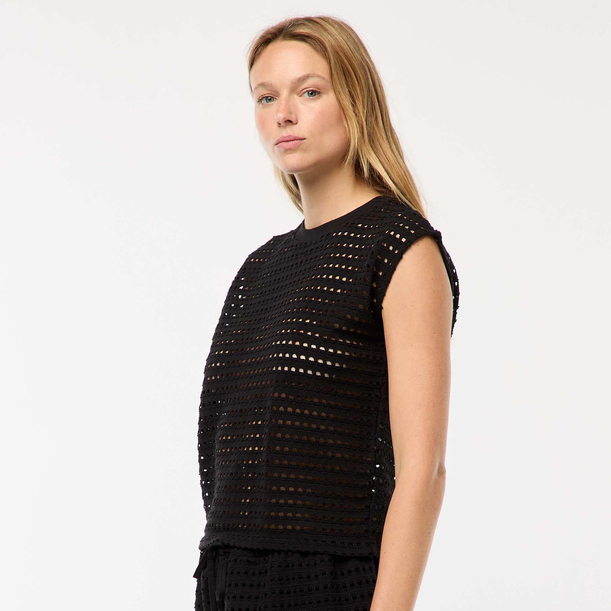 Tee-shirt débardeur en crochet ajouré NOIR