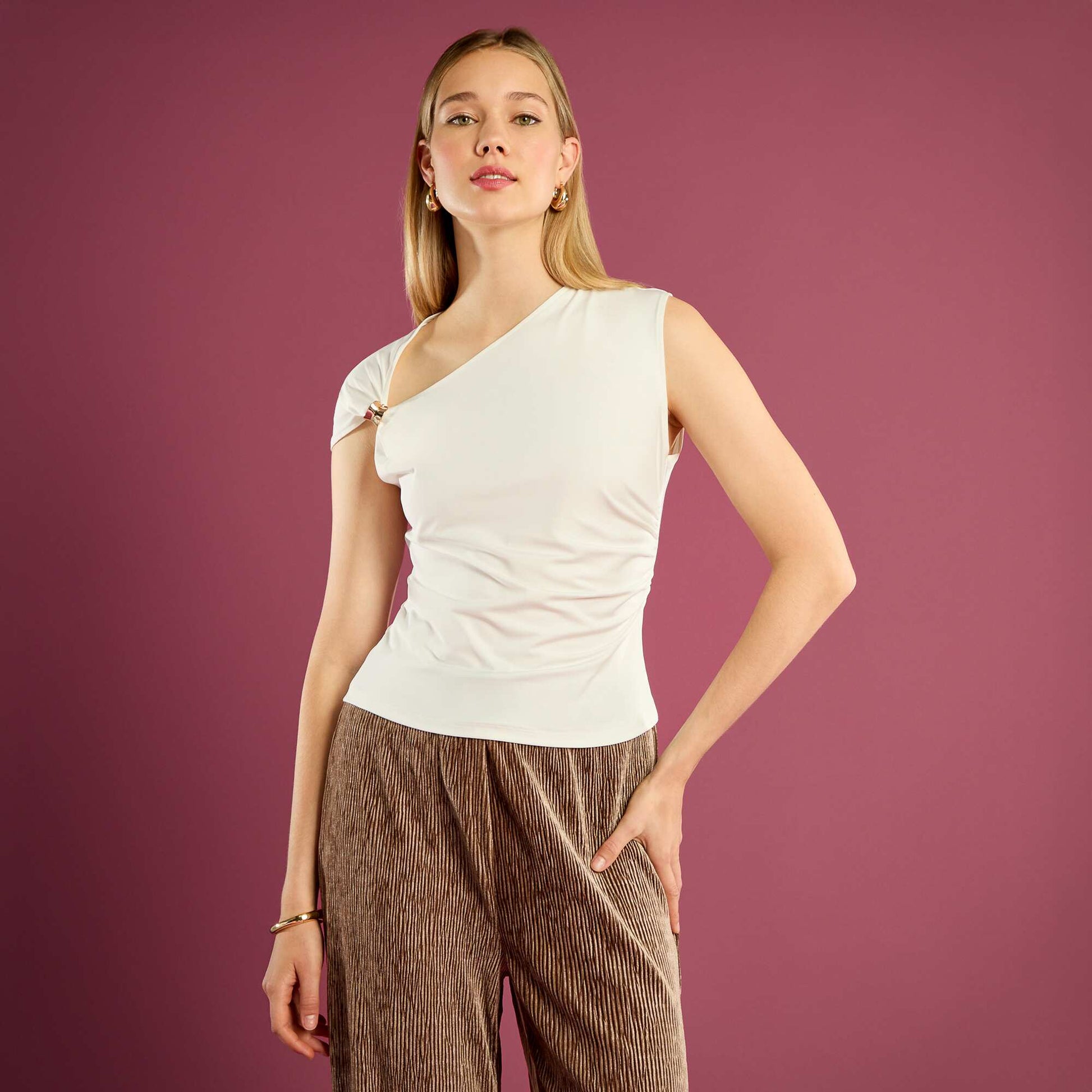 Tee-shirt twisté avec détail bijou BLANC