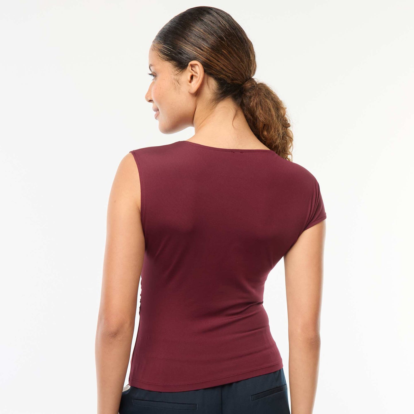 Tee-shirt twisté avec détail bijou BORDEAUX