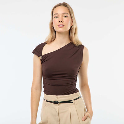 Tee-shirt twisté avec détail bijou MARRON