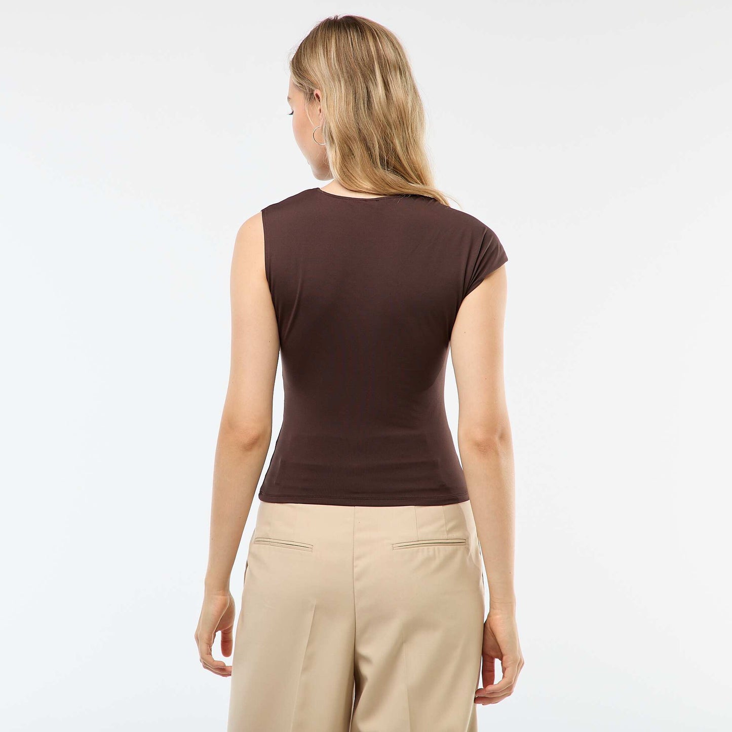 Tee-shirt twisté avec détail bijou MARRON