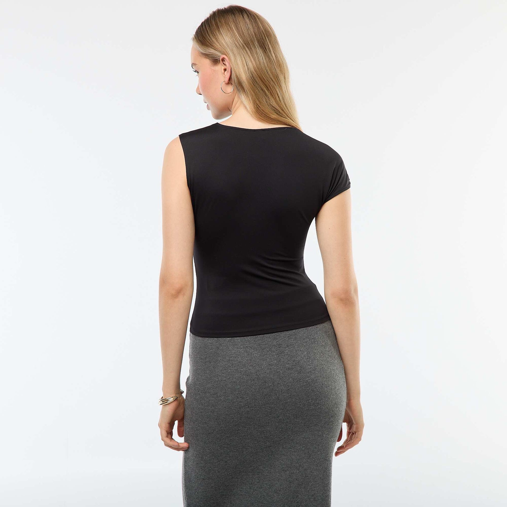 Tee-shirt twisté avec détail bijou NOIR
