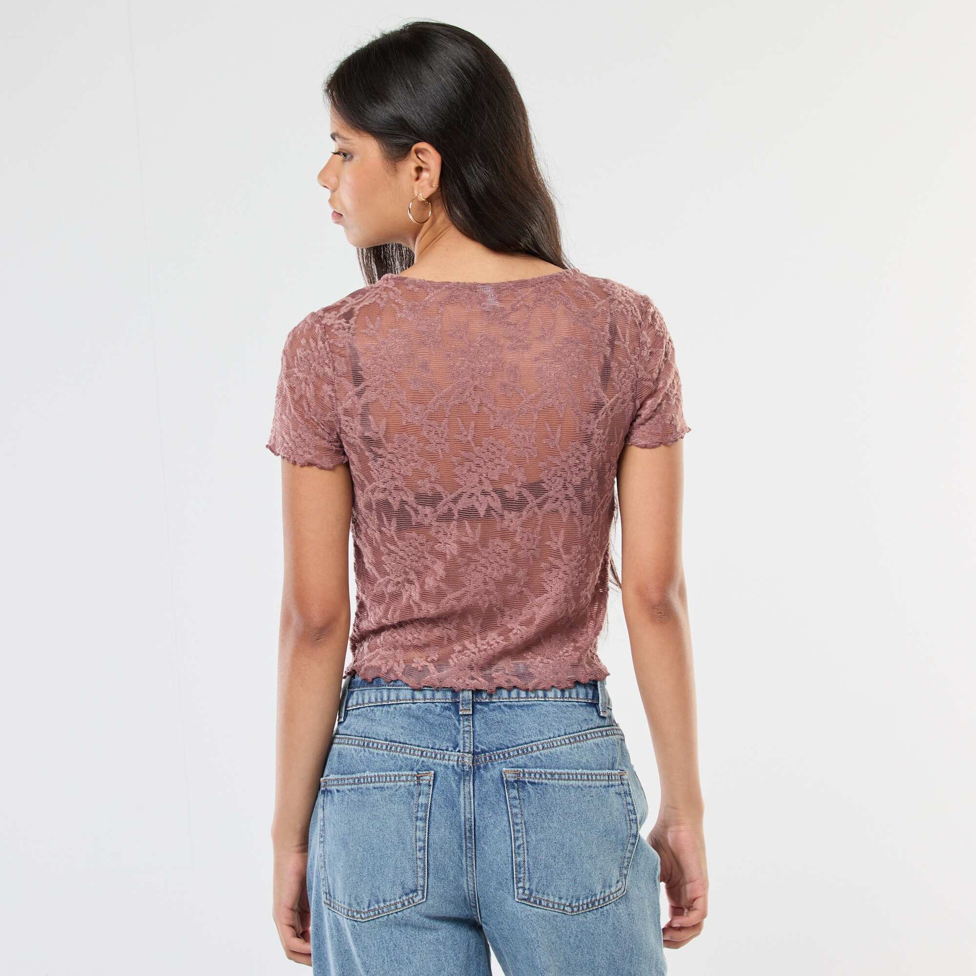 T-shirt en dentelle à manches courtes