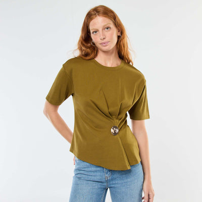 T-shirt à manches courtes avec bijou fantaisie devant effet twisté VERT