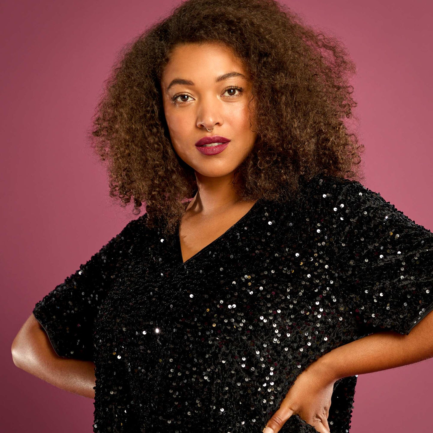 T-shirt avec sequins all-over manches courtes NOIR